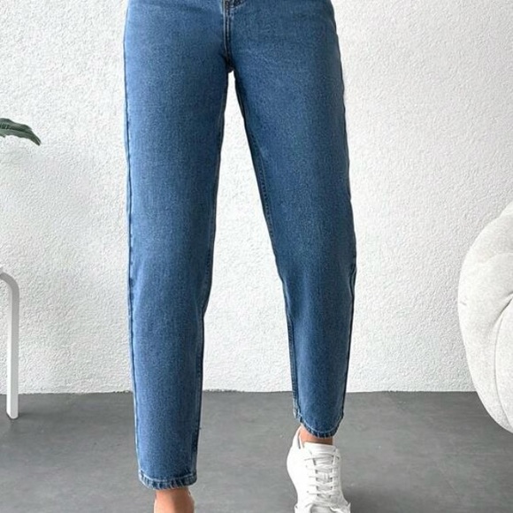🌟SHEIN Blue Classic Straight-Leg Jeans - Picture 2 of 9